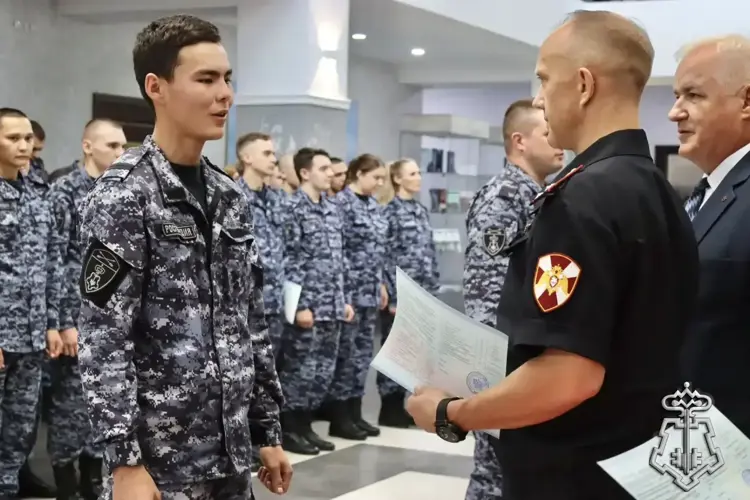 В Омске состоялся выпуск сотрудников Росгвардии, прошедших программу обучения профессиональной подготовки