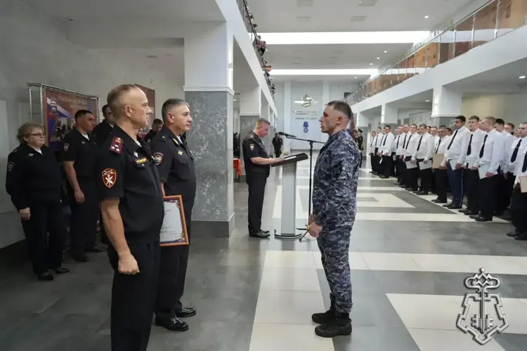 В Омске состоялся выпуск сотрудников Росгвардии, прошедших программу обучения профессиональной подготовки