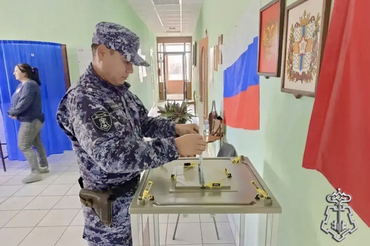 В Омской области сотрудники Росгвардии участвуют в выборах депутатов Государственной Думы