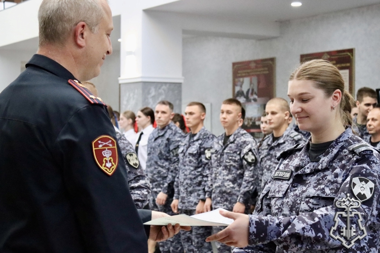 В Омске состоялся выпуск сотрудников Росгвардии, прошедших программу обучения профессиональной подготовки