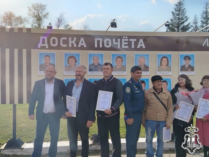 Сотрудник Росгвардии удостоился занесения на Доску Почета в Омской области