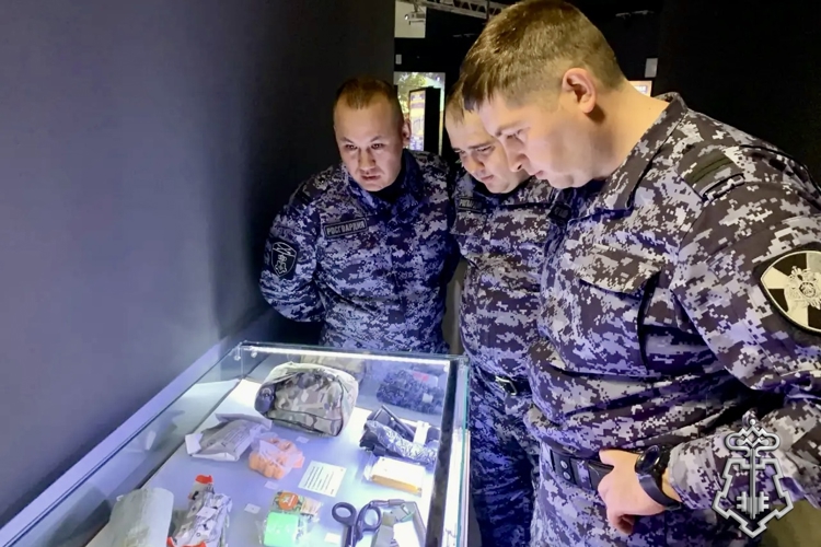 Росгвардейцы посетили мультимедийную выставку в историческом парке «Россия — моя история»