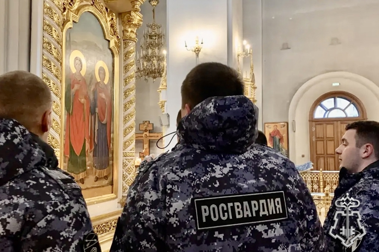 Росгвардейцы приняли участие в богослужении в честь Покрова Пресвятой Богородицы