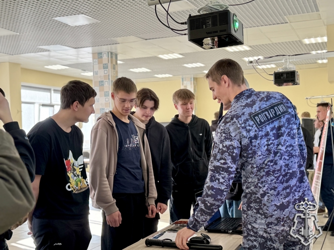 Сотрудники Росгвардии провели профориентационные мероприятия для студентов Омска и Омской области