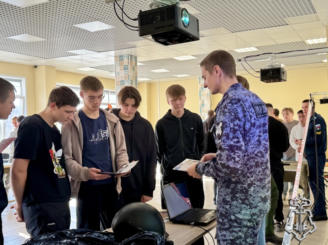 Сотрудники Росгвардии провели профориентационные мероприятия для студентов Омска и Омской области